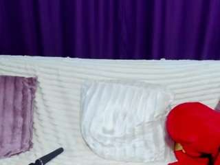 golddivine's CamSoda show and profile