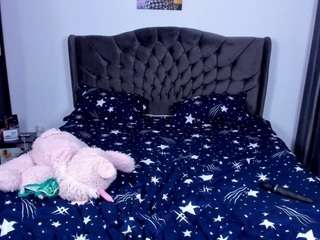 Nicole2naya live webcam show