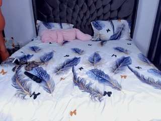 Golddivine's cam show statistics and live stream
