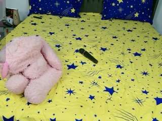 Nicole2naya live cam preview