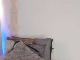 emmacollemann Live Webcam on CamSoda