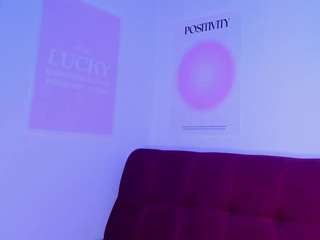 emmacollemann Live Webcam on CamSoda