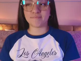 KellyBigpussylips's Live Sex Cam Show