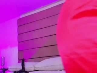 Live webcam model sally-rosses on Soda Cams