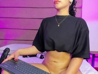 Live webcam model sally-rosses on Soda Cams