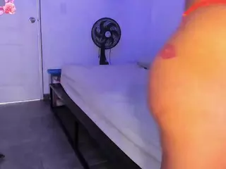 Sally-Rosses's Live Sex Cam Show