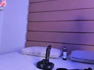 Sally-Rosses's Live Sex Cam Show