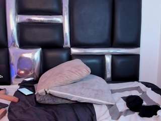SusannRoss live cam preview