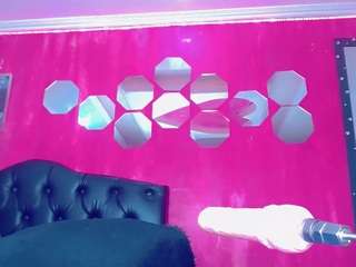 shanellgirl webcam model