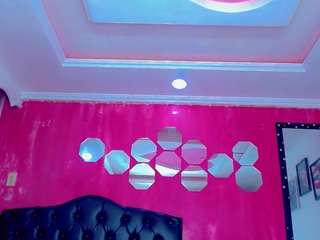 shanellgirl's CamSoda show and profile