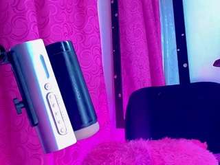 shanellgirl's CamSoda show and profile