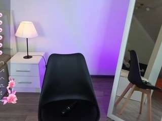 kira-allan from CamSoda is Freechat