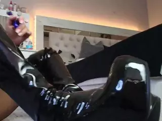 allesya23's Live Sex Cam Show