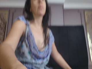 bonnie-milf Live Webcam on CamSoda