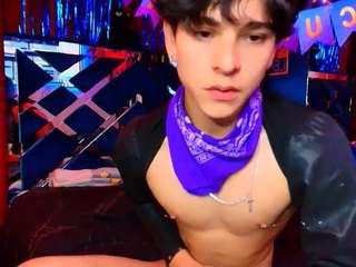 luke-howland webcam model