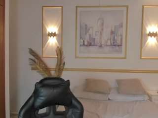 nathaly-22's CamSoda show and profile