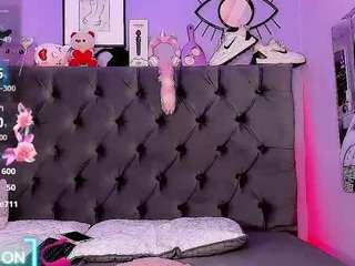 cute-enderlyn21 Live Webcam on CamSoda