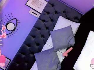 cute-enderlyn21's CamSoda show and profile