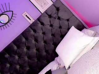 cute-enderlyn21's CamSoda show and profile