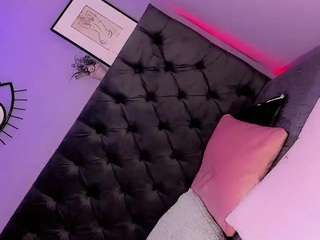 cute-enderlyn21 webcam