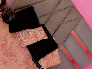 cute-enderlyn21 webcam