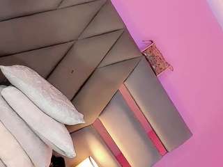 cute-enderlyn21 webcam