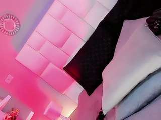 cute-enderlyn21 webcam