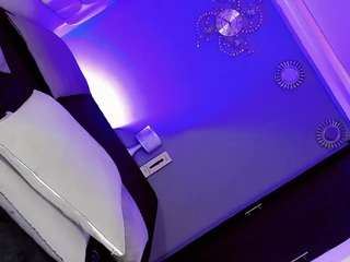 cute-enderlyn21 webcam