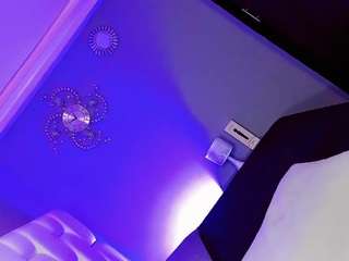 cute-enderlyn21 webcam