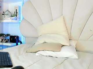 Cute-enderlyn21 live cam preview