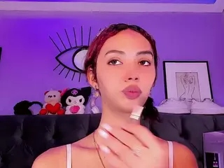 Cute-enderlyn21's Live Sex Cam Show