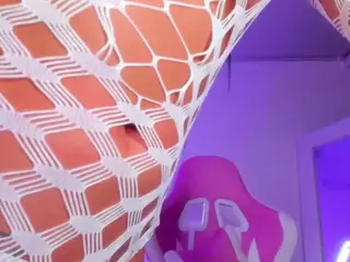 SweetLaura's Live Sex Cam Show