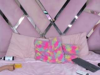 freyaht Live Webcam on CamSoda