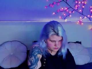 joannlowe webcam model