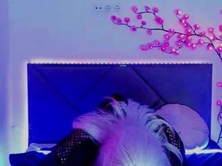 joannlowe live cam profile