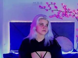 joannlowe live cam profile