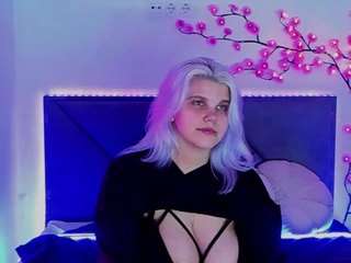 joannlowe live cam profile