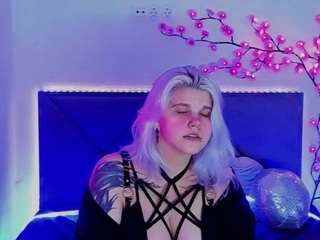 joannlowe live cam profile