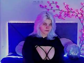 le modèle joannlowe est en webcam porno dans un show sur le site camsoda, il possède les tags suivants: anal,shaved pussy,lush,naked,natural,nature,nipple piercings,no smoking,normal,orgasm,sexy,spank,anal toys,spanking,strip,striptease,tattoos,teen-18,toys,voyeur