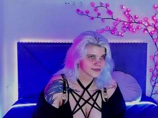 joannlowe live cam profile