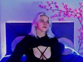 le modèle joannlowe est en webcam porno dans un show sur le site camsoda, il possède les tags suivants: anal,shaved pussy,lush,naked,natural,nature,nipple piercings,no smoking,normal,orgasm,sexy,spank,anal toys,spanking,strip,striptease,tattoos,teen-18,toys,voyeur