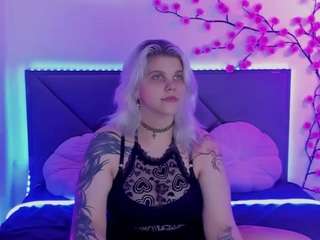 JoannLowe live webcam show