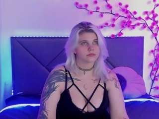 le modèle joannlowe est en webcam porno dans un show sur le site camsoda, il possède les tags suivants: anal,shaved pussy,lush,naked,natural,nature,nipple piercings,no smoking,normal,orgasm,sexy,spank,anal toys,spanking,strip,striptease,tattoos,teen-18,toys,voyeur