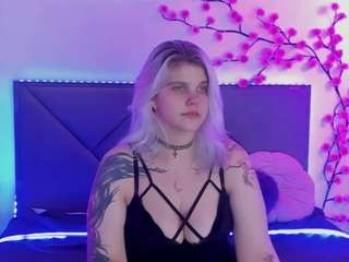 JoannLowe live cam preview
