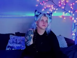 JoannLowe's Live Sex Cam Show