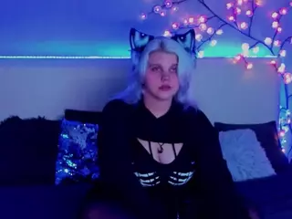 JoannLowe's Live Sex Cam Show