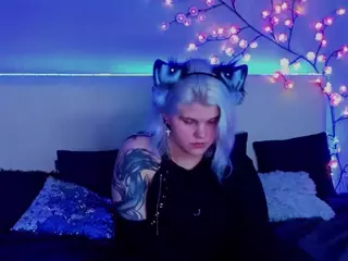 JoannLowe's Live Sex Cam Show