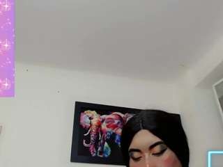 kristalkisslove2... Live Webcam on CamSoda