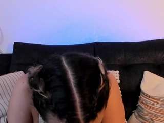 shannel-queen's CamSoda show and profile