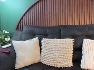 le modèle shannel-queen est en webcam porno dans un show sur le site camsoda, il possède les tags suivants: anal,ass,tease,strip,squirting,solo,small ass,shemale,sexcam,pov,natural,masturbation,living room,fetish,dildo,cum,control,brown eyes,blowjob,bj